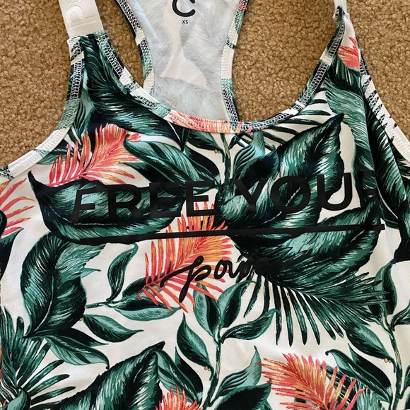 Tropical Workout Set - Picture 2 of 6